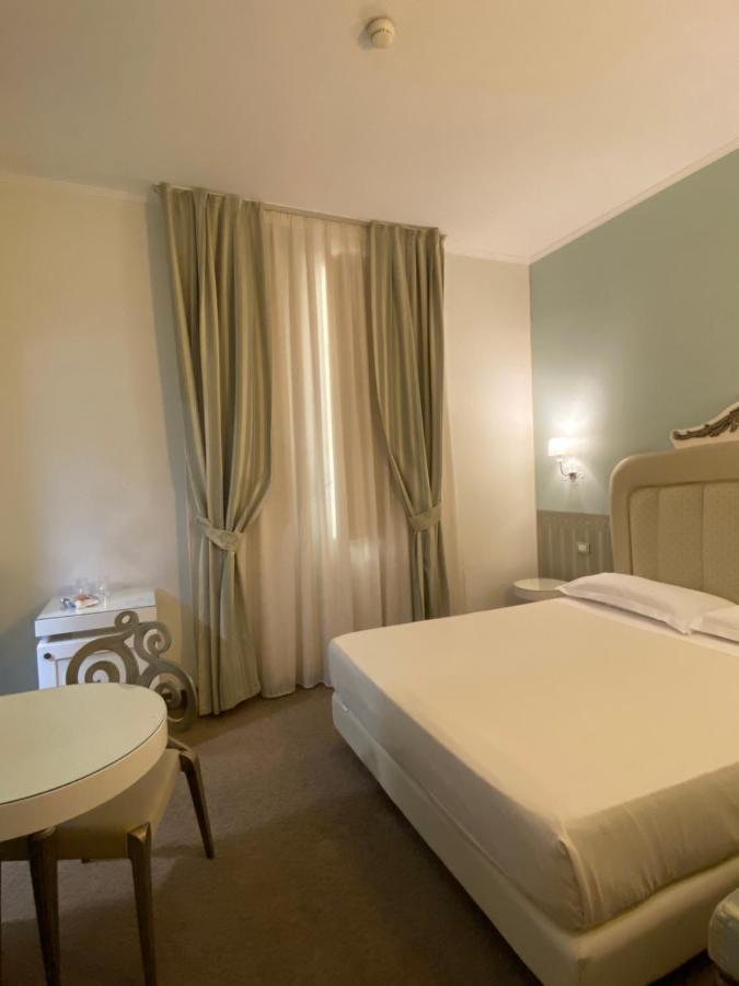 Jr Hotels Oriente Bari Luaran gambar