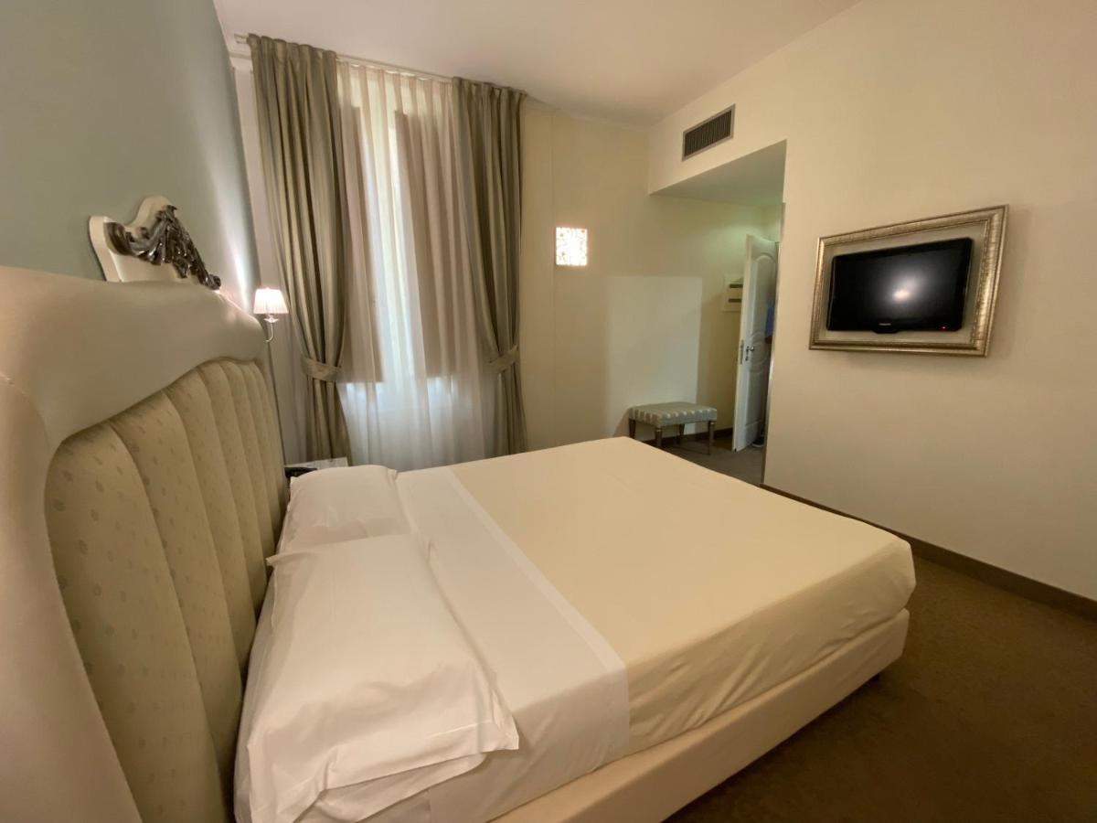 Jr Hotels Oriente Bari Luaran gambar
