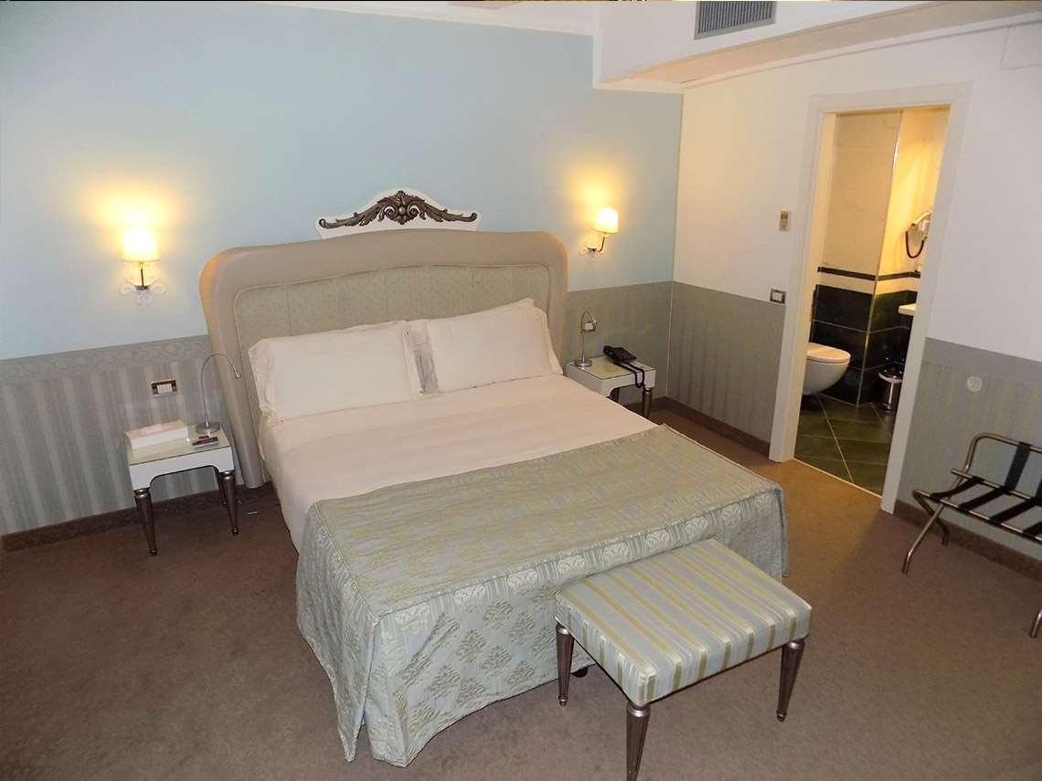 Jr Hotels Oriente Bari Luaran gambar