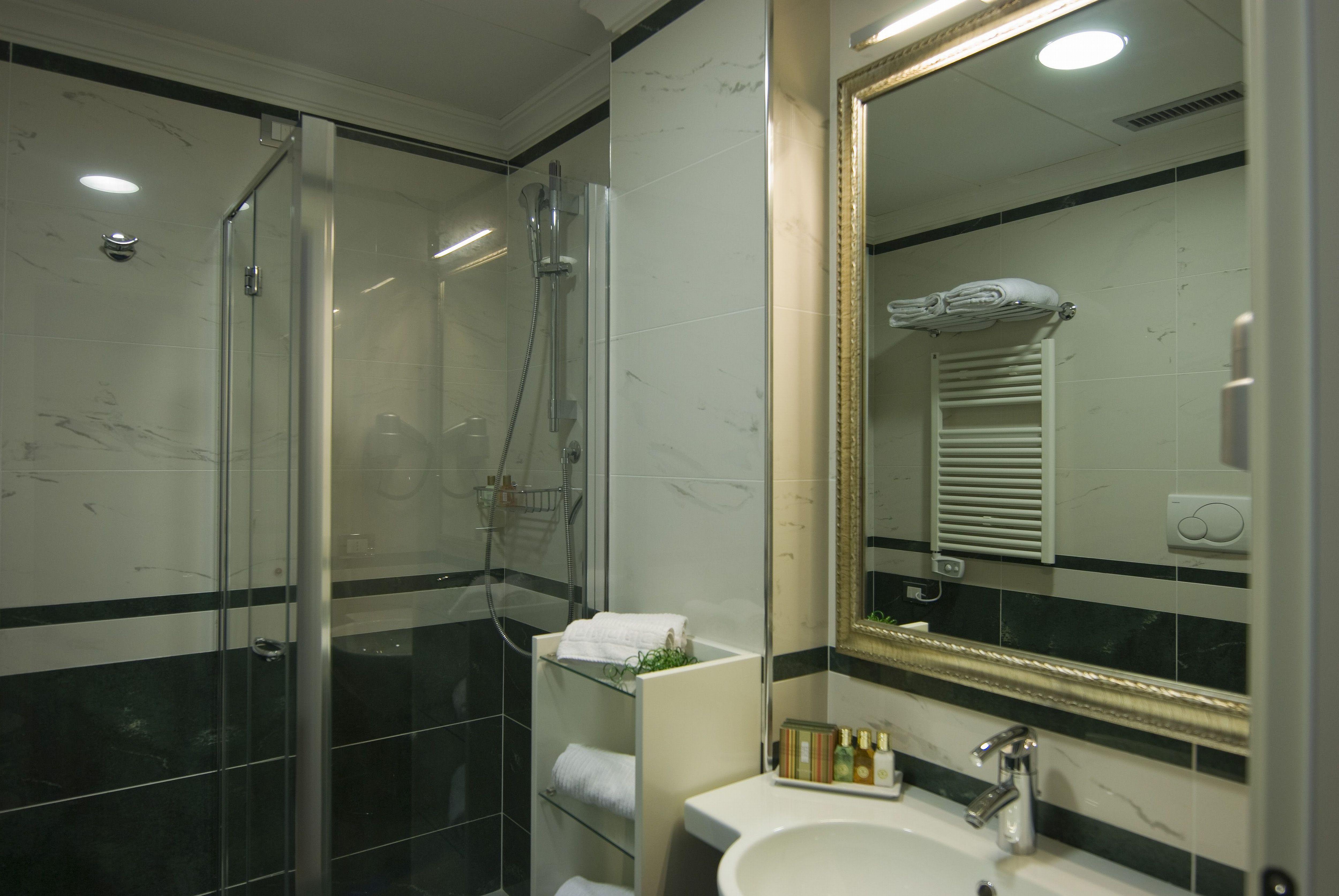 Jr Hotels Oriente Bari Bilik gambar