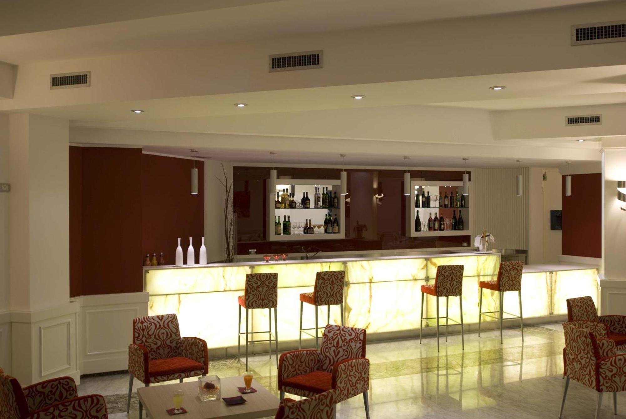 Jr Hotels Oriente Bari Restoran gambar