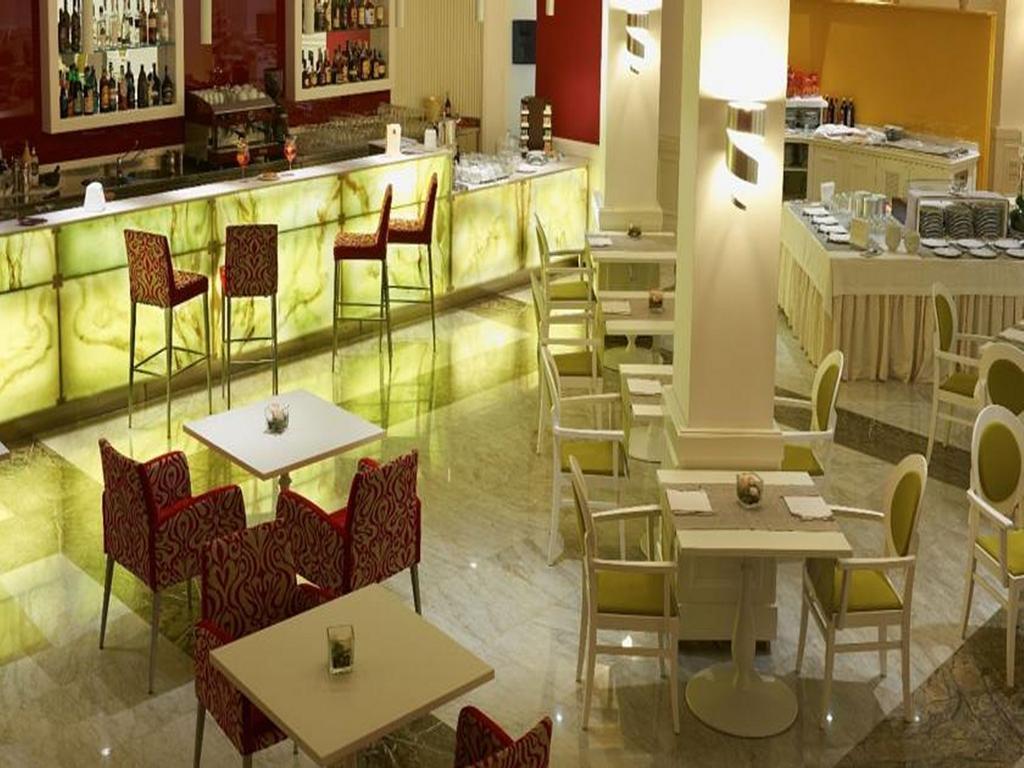 Jr Hotels Oriente Bari Luaran gambar